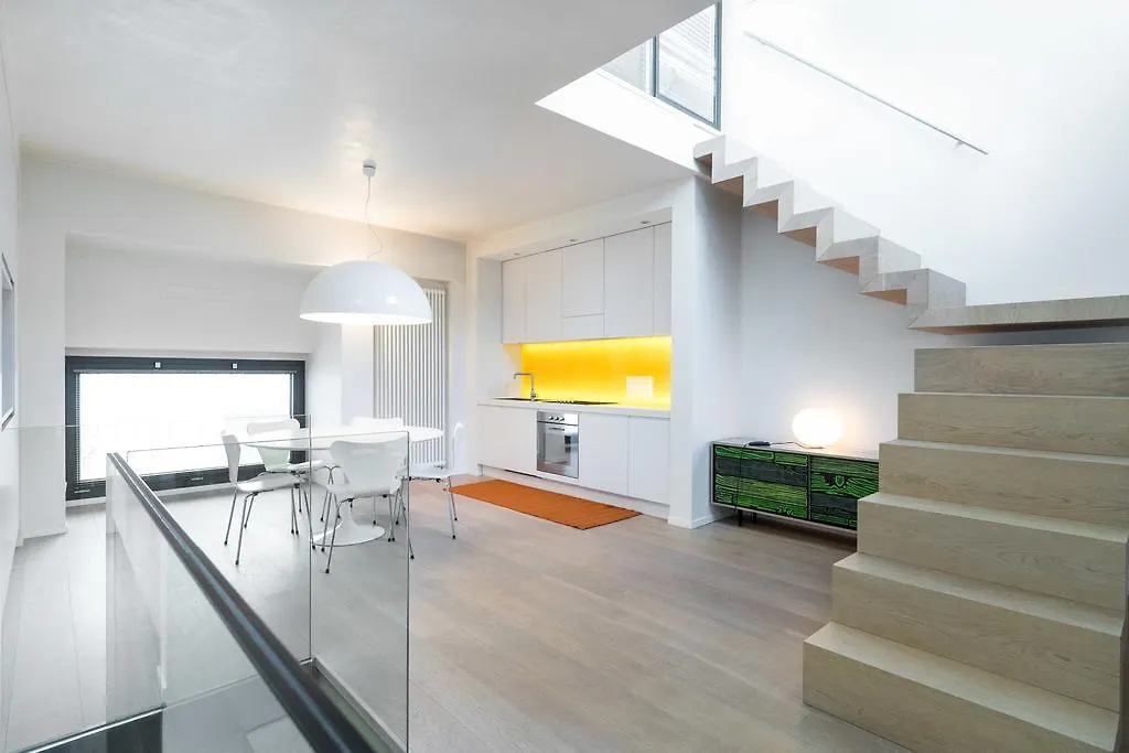 Kontakt z Center Design House